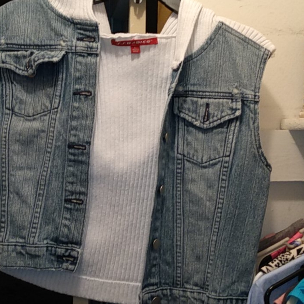 Low cut jacket - Picture 2 of 2